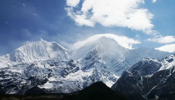 მანასლუ (Manaslu) მანასლუ (Manaslu)